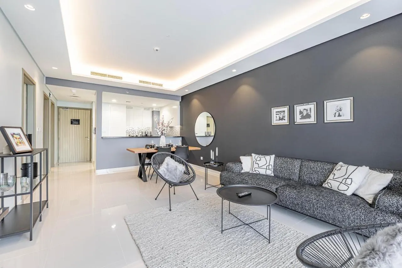 Daniels Burj Khalifa View 2Br In Paramount Midtown 두바이