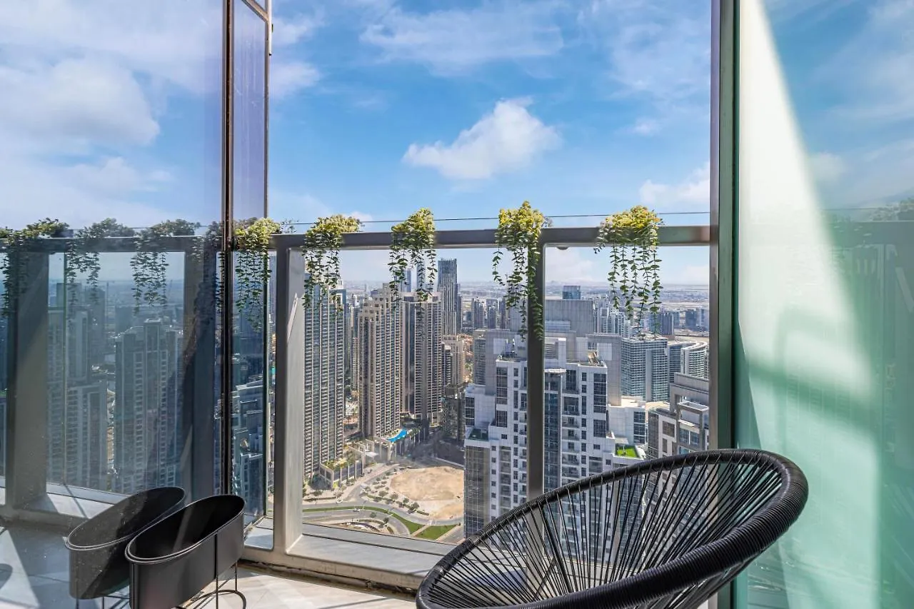 Daniels Burj Khalifa View 2Br In Paramount Midtown 두바이 아파트