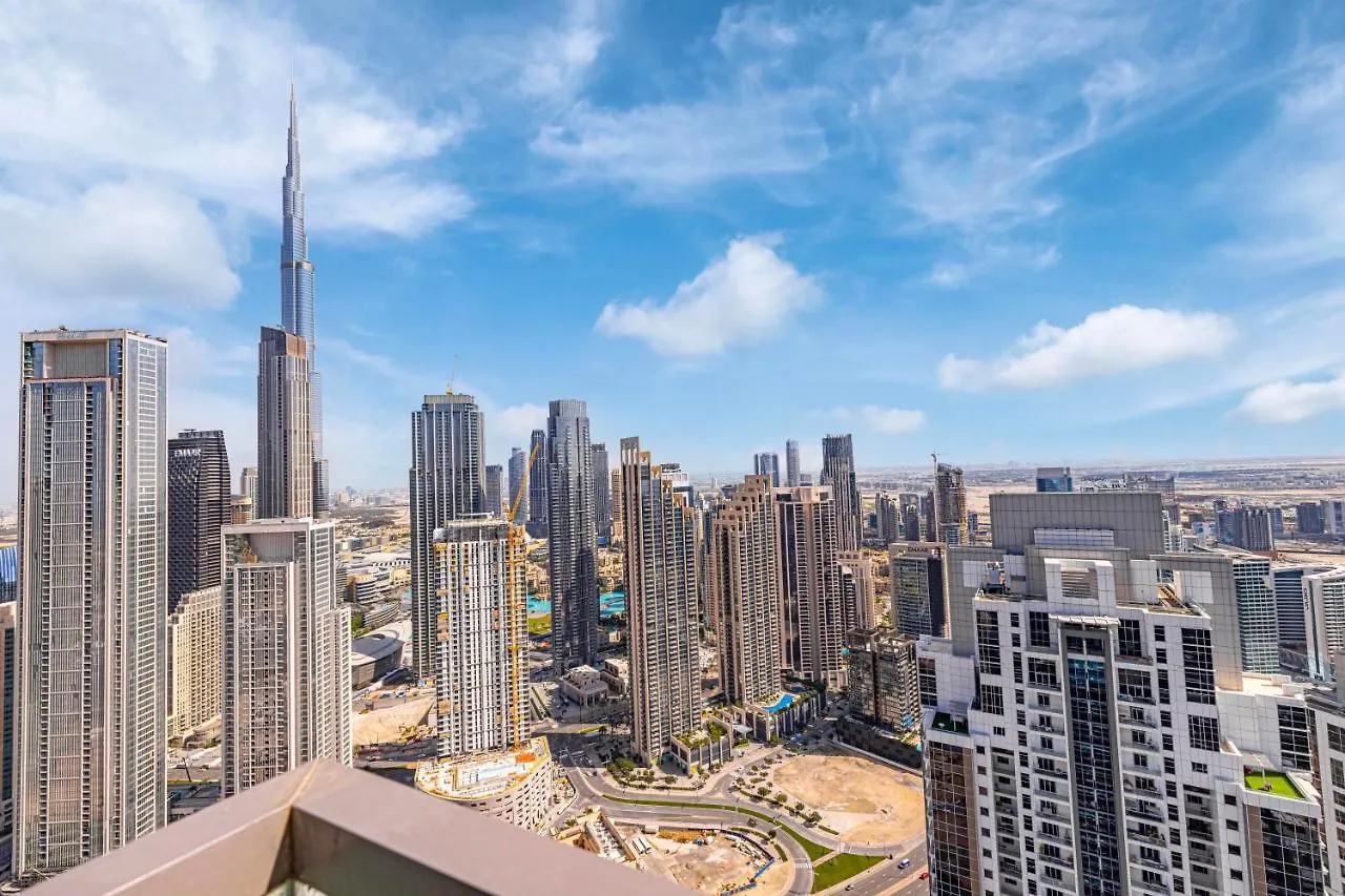 Daniels Burj Khalifa View 2Br In Paramount Midtown 두바이
